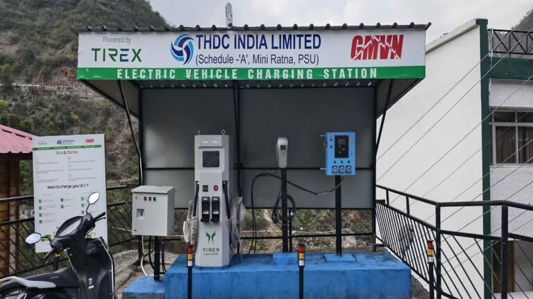 ग्रीन चारधाम यात्रा को बढ़ावा देने के लिए मुख्य पड़ावों पर लगाये गये ई-चार्जिंग स्टेशन