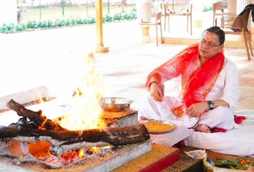 हरकी पैड़ी पर पूजा-अर्चना के बाद हरिद्वार में आज धामी कैबिनेट की बैठक, कुंभ मेले के सफल आयोजन की कामना